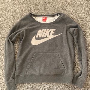 Women’s Nike crew sweatshirt